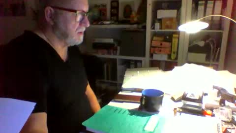 Snapshot of luley58 chatting on December 17, 2025, 6:30 am luley58 online show from December 17, 2025, 6:30 am