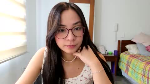 Snapshot of lulibee_ chatting on April 8, 2026, 1:11 pm Luli online show from April 8, 2026, 1:11 pm