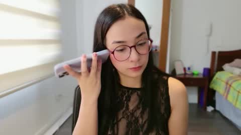 Snapshot of lulibee_ chatting on April 22, 2026, 1:23 pm Luli online show from April 22, 2026, 1:23 pm