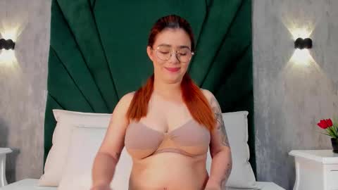 Snapshot of lulijones chatting on October 22, 2025, 11:32 am Luli Jones online show from October 22, 2025, 11:32 am