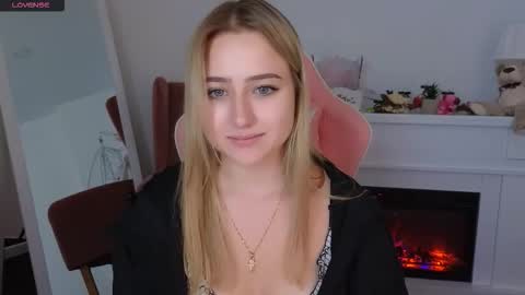 Lily online show from September 19, 2025, 10:27 am