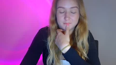 Snapshot of lulu_baby1 chatting on October 1, 2025, 8:15 pm Lulu Baby18 online show from October 1, 2025, 8:15 pm