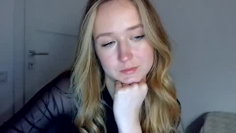 Lulu Baby18 online show from April 16, 2026, 9:39 pm