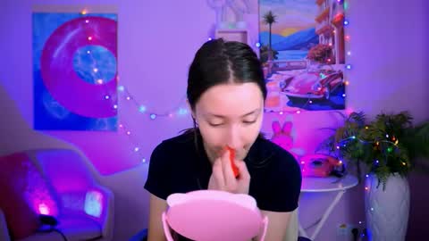 Snapshot of lulupatterson chatting on December 17, 2025, 8:09 am Lu online show from December 17, 2025, 8:09 am