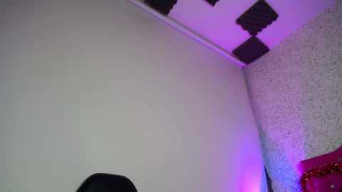 Luly online show from September 13, 2025, 4:56 am