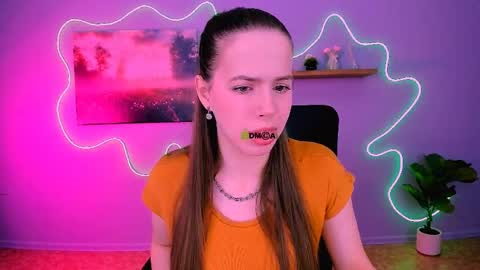 Sweet Lumi online show from April 8, 2026, 7:30 am