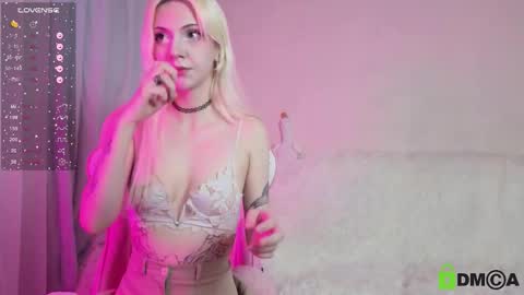 Snapshot of lumiceleste chatting on October 22, 2025, 9:03 pm lumiceleste online show from October 22, 2025, 9:03 pm