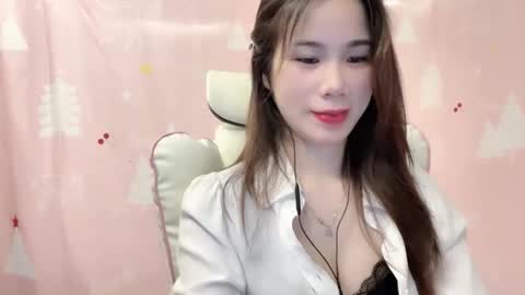 Snapshot of luna4739 chatting on April 27, 2026, 3:43 pm Luna online show from April 27, 2026, 3:43 pm