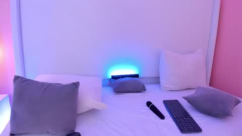 Luna online show from April 20, 2026, 5:16 pm