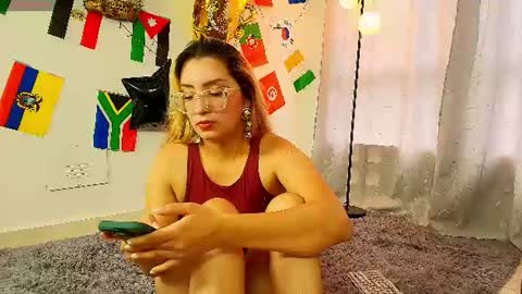 luna__velvet online show from June 24, 2026, 12:48 pm