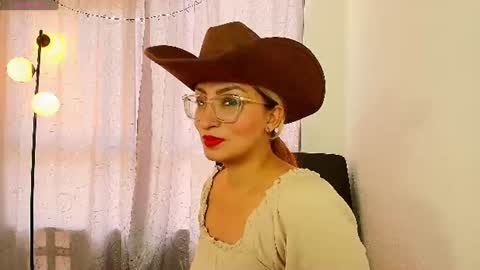 luna__velvet online show from July 1, 2026, 12:51 pm
