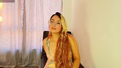 luna__velvet online show from July 6, 2026, 3:03 pm