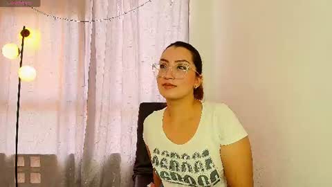 luna__velvet online show from July 7, 2026, 1:15 pm