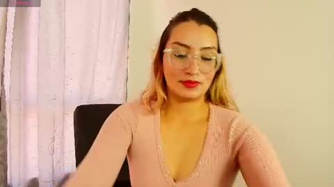 luna__velvet online show from July 17, 2026, 12:56 pm