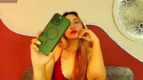 luna__velvet online show from July 28, 2026, 1:32 pm