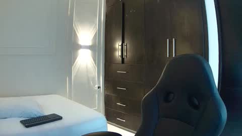 Snapshot of luna_and_banji chatting on October 21, 2025, 9:37 pm luna and banji online show from October 21, 2025, 9:37 pm