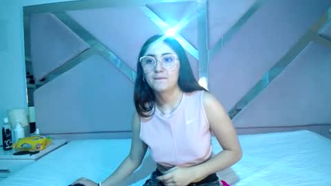 LUNA AND MAX online show from March 10, 2025, 1:43 pm