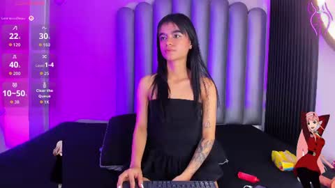 luna_bella_23 online show from July 19, 2026, 3:27 pm