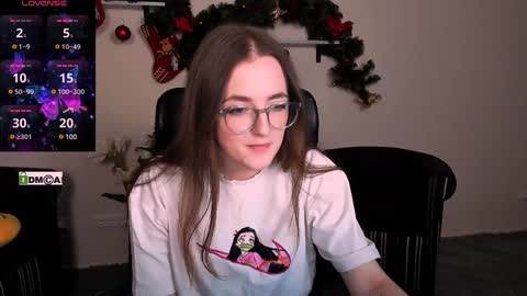 luna_berryy online show from January 3, 2025, 11:23 pm