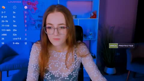 luna_berryy online show from January 4, 2025, 8:16 pm