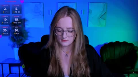 luna_berryy online show from March 10, 2026, 8:14 pm