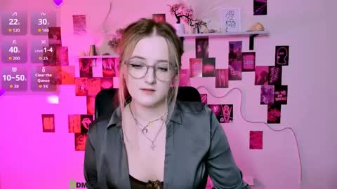 luna_berryy online show from May 6, 2026, 8:25 pm