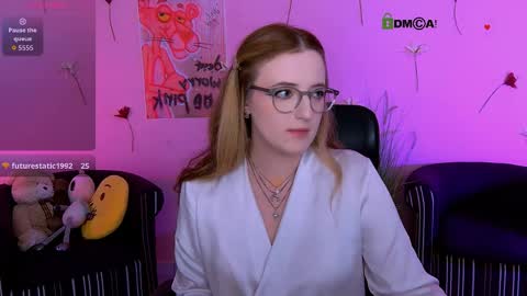luna_berryy online show from May 22, 2026, 7:30 pm