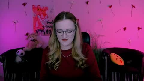 luna_berryy online show from June 2, 2026, 6:54 pm
