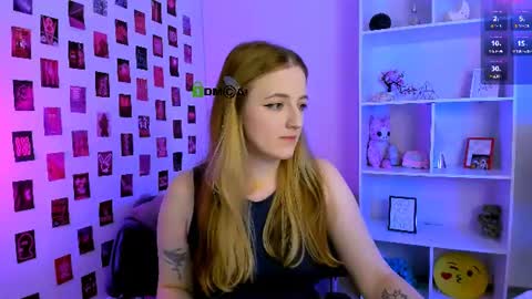luna_berryy online show from July 7, 2026, 6:45 pm