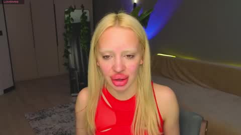 Snapshot of luna_beverly chatting on May 23, 2026, 8:57 pm luna_beverly online show from May 23, 2026, 8:57 pm