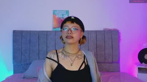 luna_blooms online show from April 21, 2026, 12:00 pm