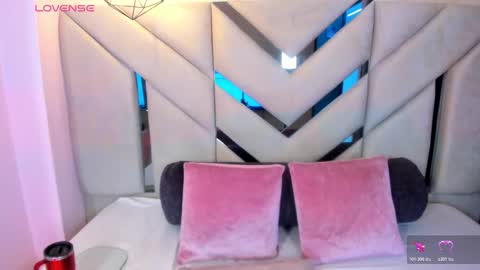 Snapshot of luna_blyss chatting on January 7, 2026, 2:58 am Luna online show from January 7, 2026, 2:58 am