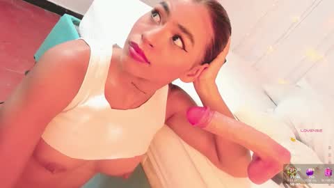 luna_cute_2 online show from January 6, 2026, 4:05 am