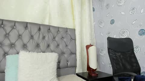 Luna Eva online show from March 11, 2025, 5:57 pm