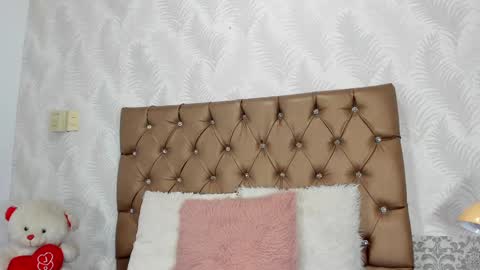 Luna Eva online show from September 13, 2025, 1:44 pm