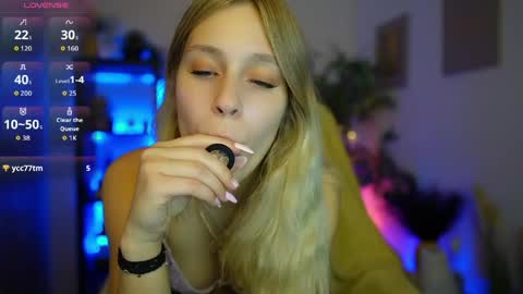 Snapshot of luna_grace18 chatting on April 22, 2026, 2:18 pm luna_grace18 online show from April 22, 2026, 2:18 pm