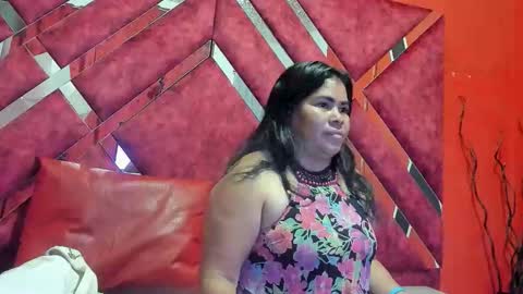 luna_hott1_ online show from December 18, 2025, 2:12 pm