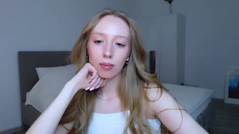 Luna online show from December 12, 2024, 9:15 pm