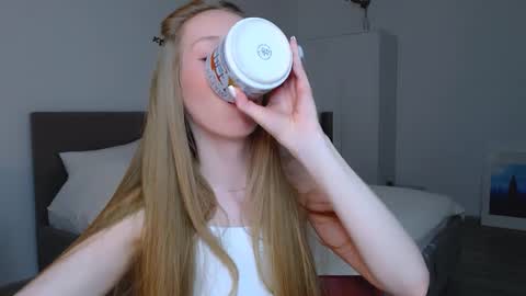 Luna online show from December 30, 2024, 7:53 pm