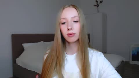 Luna online show from February 12, 2025, 7:56 pm