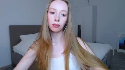 Luna online show from March 1, 2025, 9:59 pm