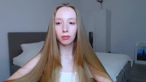 Luna online show from March 2, 2025, 1:04 am