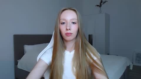 Luna online show from September 17, 2025, 8:10 pm