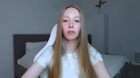 Luna online show from October 20, 2025, 8:09 pm