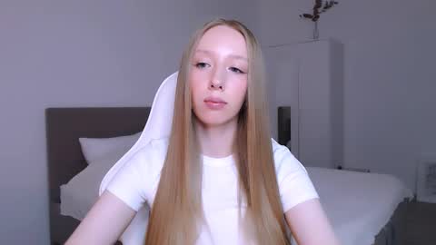 Luna online show from November 13, 2025, 8:52 pm