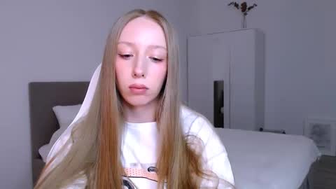 Luna online show from January 6, 2026, 9:29 pm