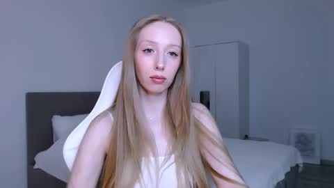 Luna online show from February 12, 2026, 9:21 pm