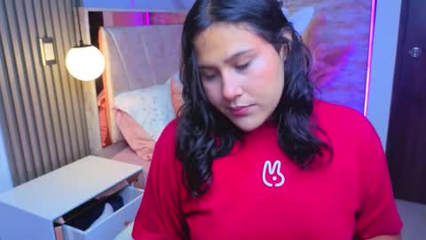 Luna  Jonez  online show from October 26, 2025, 9:15 am