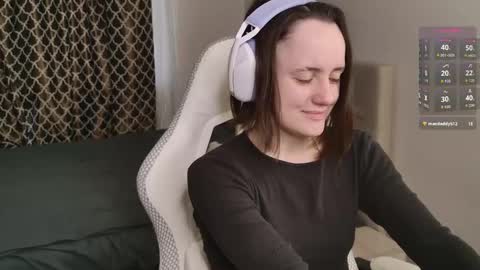 luna_loveeee online show from September 29, 2025, 5:45 am