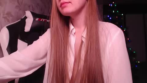 Luna online show from December 22, 2024, 7:10 pm